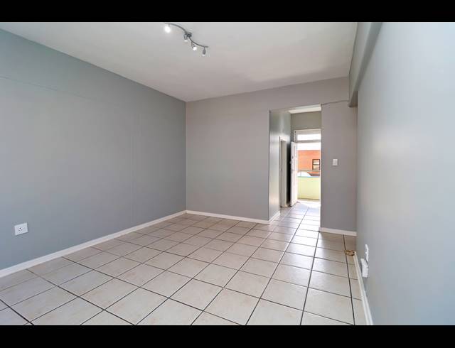 2 BEDROOM APARTMENT FOR SALE IN RICHMOND